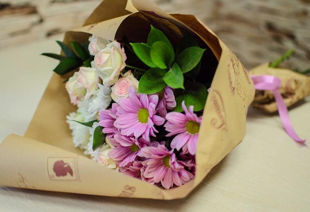 Букет цветов из: Розы и Хризантемы в Хатукае