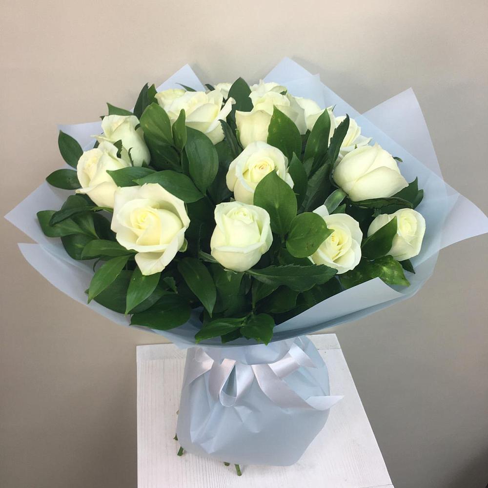 Букет 15 Белых роз Проуд в Хатукае