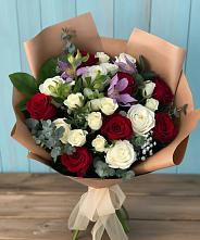 Букет цветов из:  Розы и Альстромерии в Хатукае
