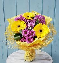 Букет цветов из:  Хризантемы и Герберы в Хатукае