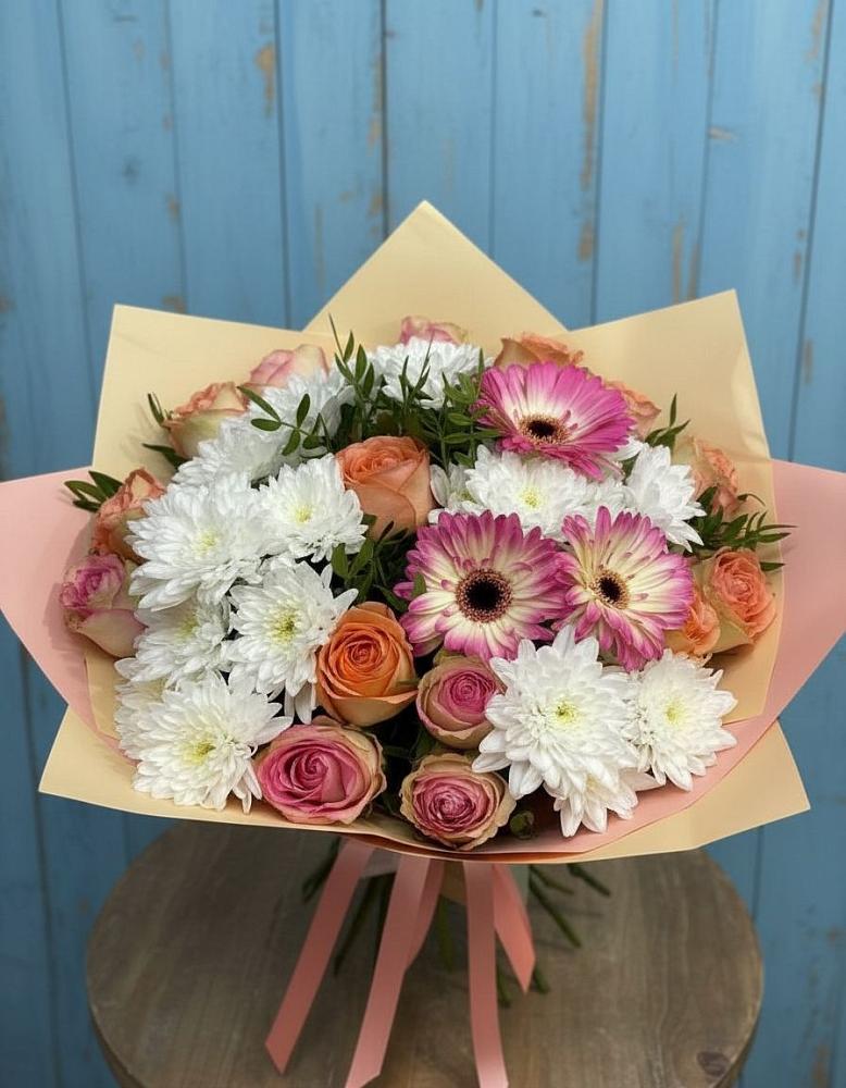 Букет цветов из: Розы, Герберы и Хризантемы в Хатукае