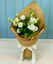 Букет цветов из:  Хризантемы и Лизиантусы в Хатукае