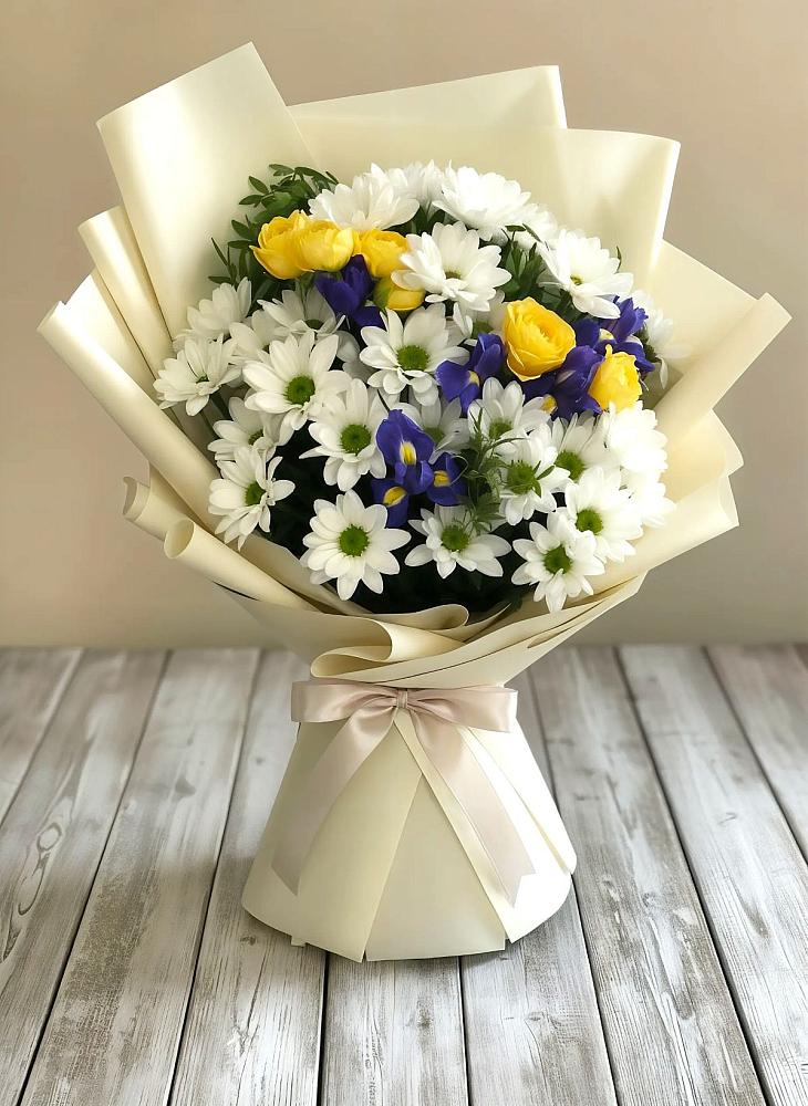 Букет цветов из: Ирисы, Хризантемы и Розы в Хатукае