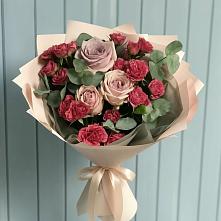 Букет цветов из:  Гвоздики и Розы в Хатукае