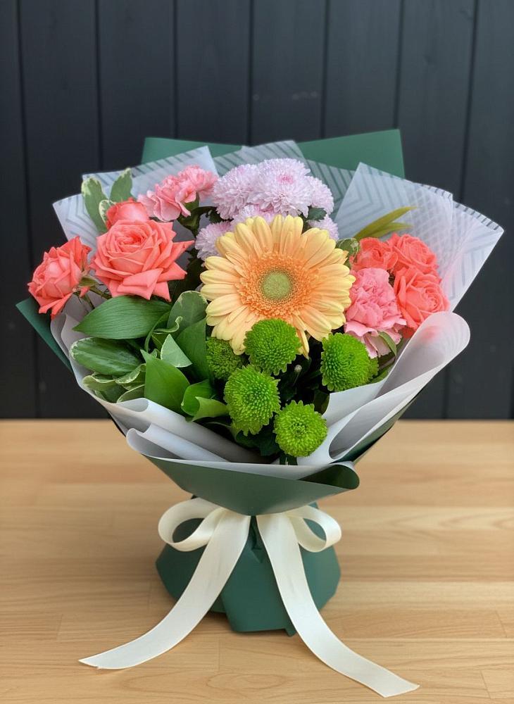 Букет цветов из: Гвоздики, Розы, Герберы и Хризантемы в Хатукае
